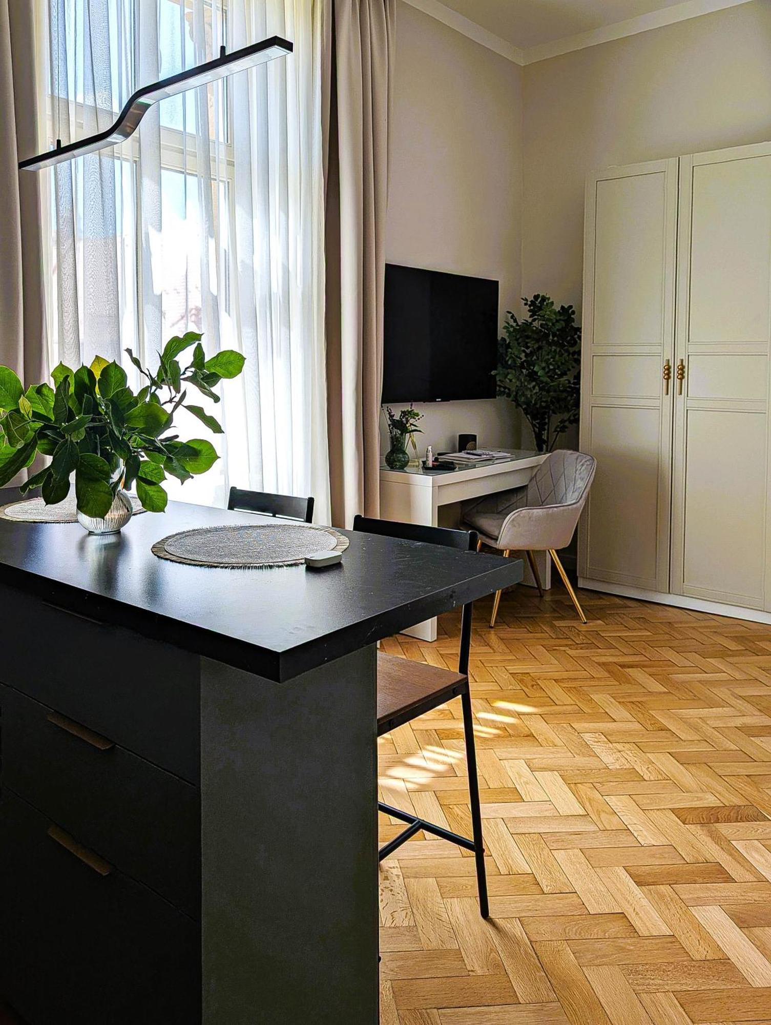 Apartment In Historic Center, Quiet Area, Ac 시비우 외부 사진